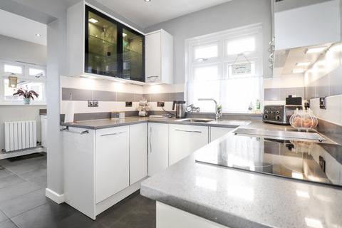 5 Luddesdon Road, Erith, DA8 1NQ