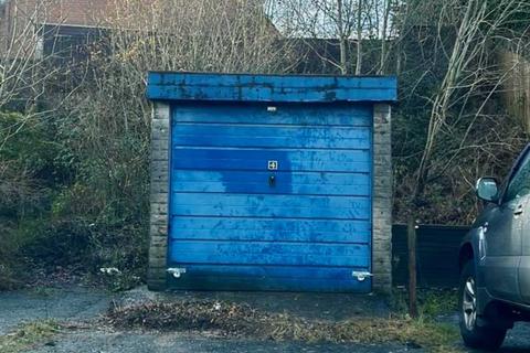 Garage to rent, Nuttall Avenue, Whitefield