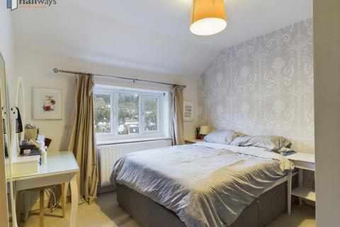 2 bedroom maisonette for sale, Caterham CR3