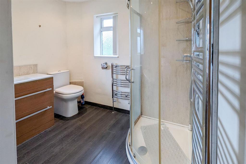 Bath/Shower Room