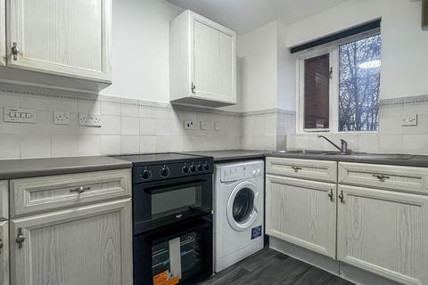 1 bedroom flat to rent, Flat , Tideside Court, Harlinger Street, London
