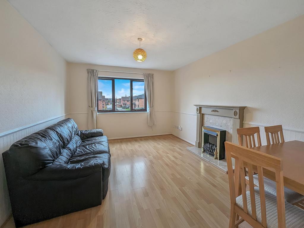 Lounge/Dining Room