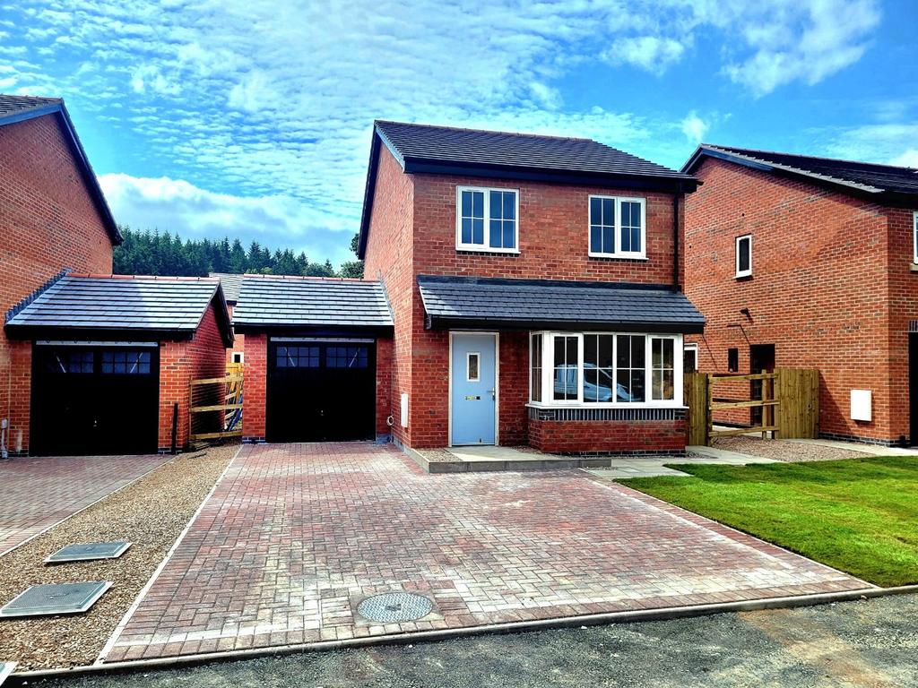 Maesderw, Sarn, Newtown, Powys, SY16 3 bed detached house for sale £