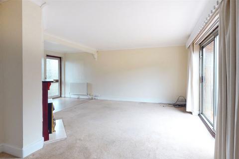 3 bedroom terraced house for sale, The Knares, LEE CHAPEL SOUTH, Basildon, Essex, SS16