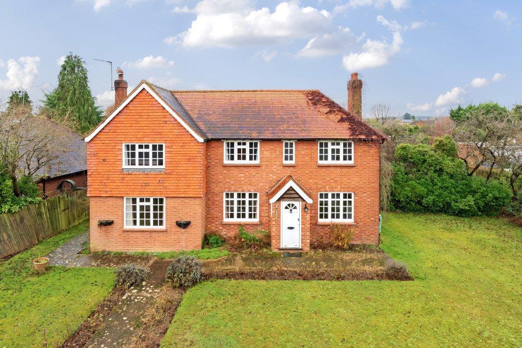 Dropmore Road, Burnham, SL1 5 bed detached house for sale £1,000,000
