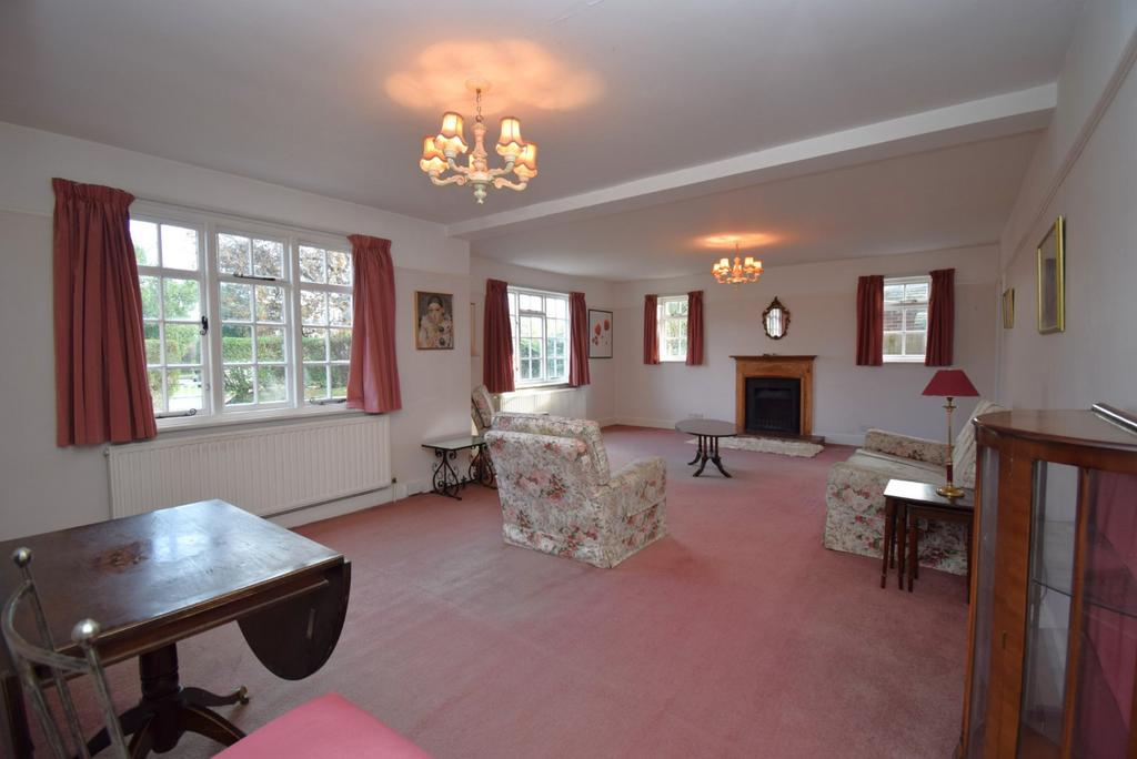 Dropmore Road, Burnham, SL1 5 bed detached house for sale £1,000,000
