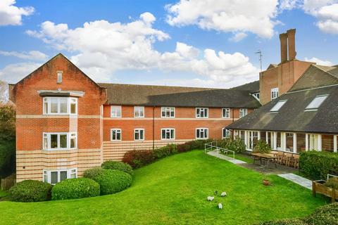 2 bedroom flat for sale, Station Road, Dorking, Surrey