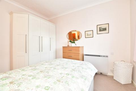 2 bedroom flat for sale, Station Road, Dorking, Surrey