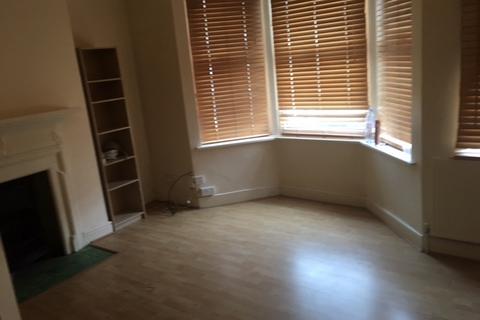 5 bedroom terraced house to rent, Totterdown St London, Tooting Broadway SW17