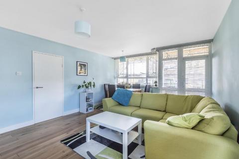 3 bedroom apartment to rent, Bowes Road,  Arnos Grove,  N11