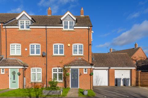 4 bedroom end of terrace house for sale - Southern Drive, Kings Norton, Birmingham, West Midlands, B30
