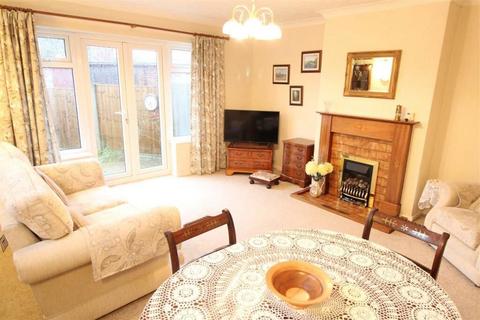 3 bedroom semi-detached house for sale - Lynncroft, Eastwood, Nottingham, Nottinghamshire, NG16 3ES