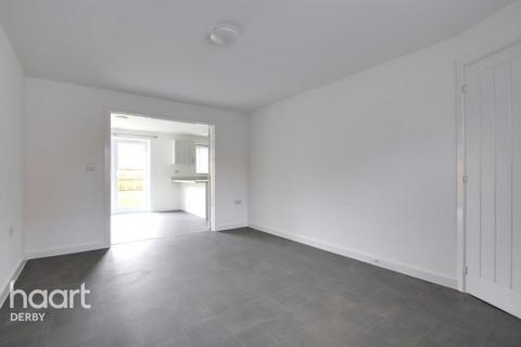 4 bedroom detached house to rent, Portchester Drive, Derby