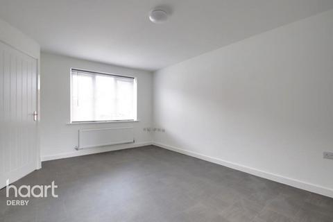 4 bedroom detached house to rent, Portchester Drive, Derby