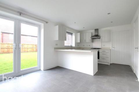 4 bedroom detached house to rent, Portchester Drive, Derby