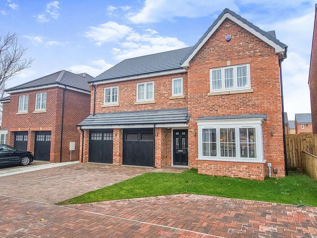 Chaffinch Drive, Hebburn, Tyne and Wear, NE31 1BF 5 bed detached house for sale £415,000