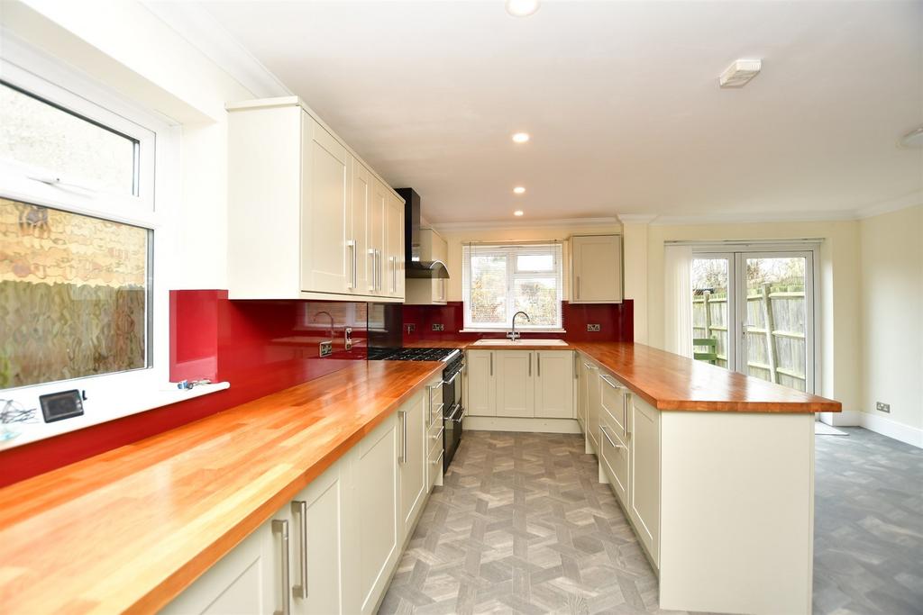 Kitchen/ Breakfast Room
