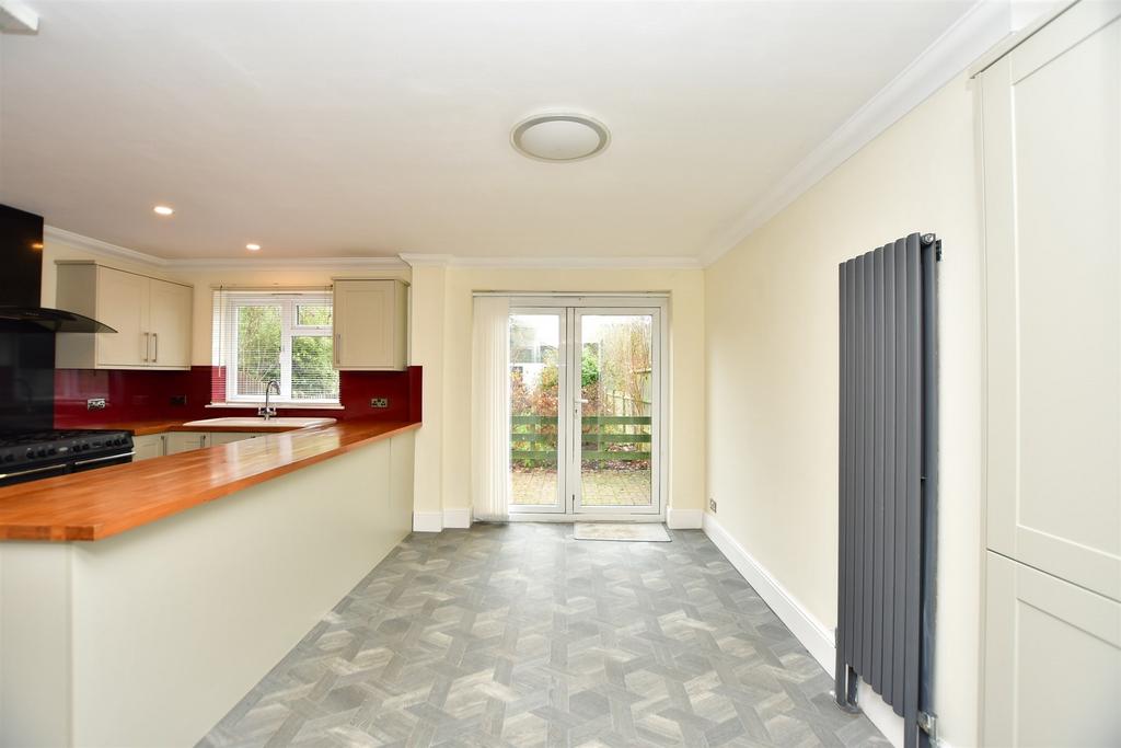 Kitchen/ Breakfast Room