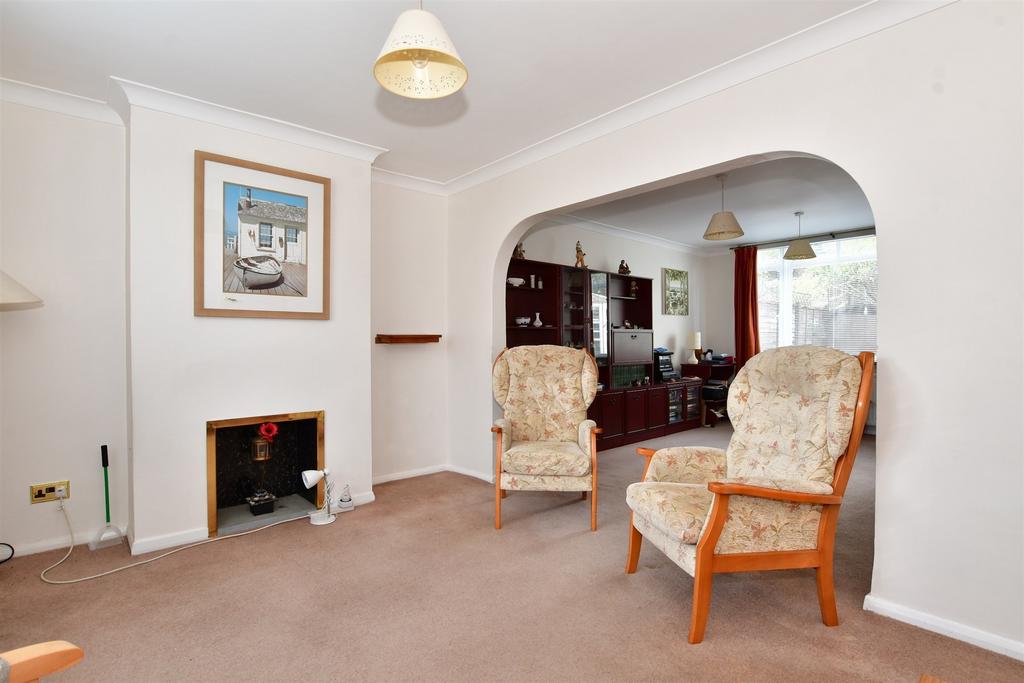 Valley Drive, Gravesend, Kent 3 bed semidetached house for sale £350,000