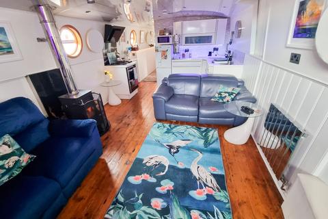 2 bedroom houseboat for sale, Bray SL6