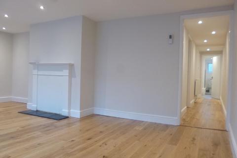 1 bedroom flat to rent, Chalk Hill, Watford, WD19