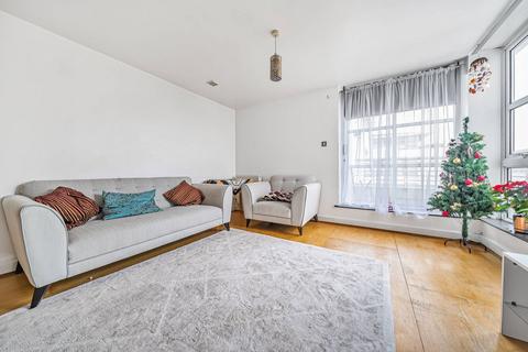 1 bedroom flat for sale, Barrier Point Road, Silvertown, London, E16