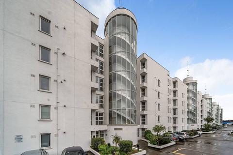 1 bedroom flat for sale, Barrier Point Road, Silvertown, London, E16