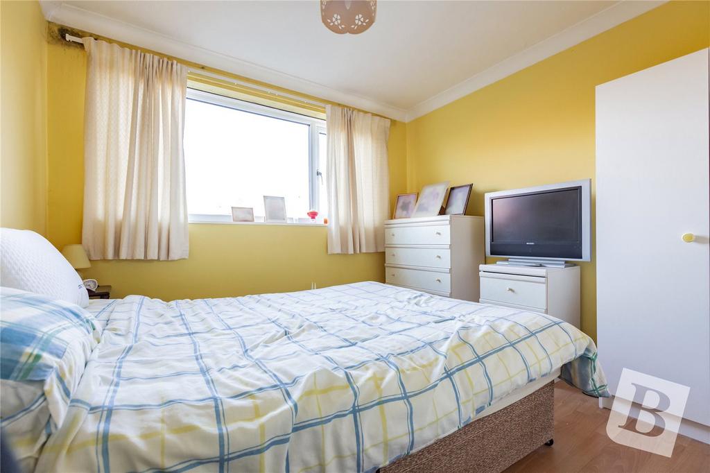Osborne Road, Basildon, Essex, SS16 3 bed terraced house for sale £