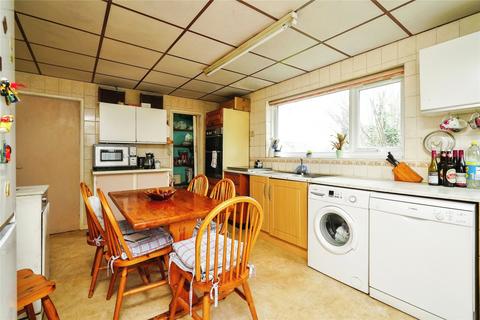 4 bedroom bungalow for sale, Swinbrook Road, Carterton, Oxfordshire