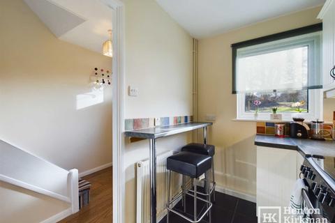 2 bedroom end of terrace house for sale, Connaught Way, Billericay