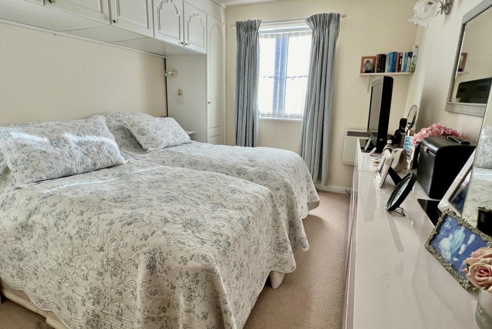 Jenner Close, Verwood, BH31 7QF 2 bed apartment for sale £200,000