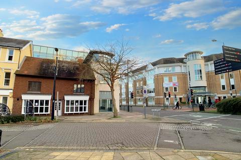 Mixed use to rent, High Street, Crawley RH10