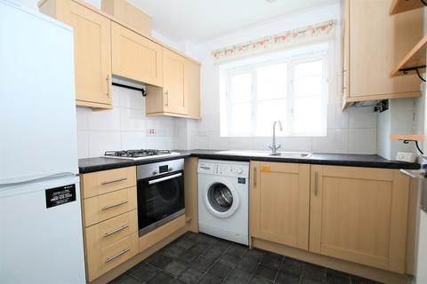 1 bedroom flat to rent, Winton Close, Winchester