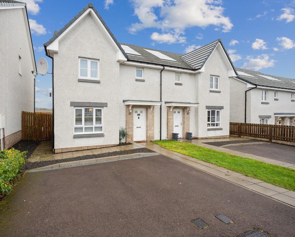 Shorthorn Drive, Huntingtower, Perth, PH1 3JU 3 bed semidetached house