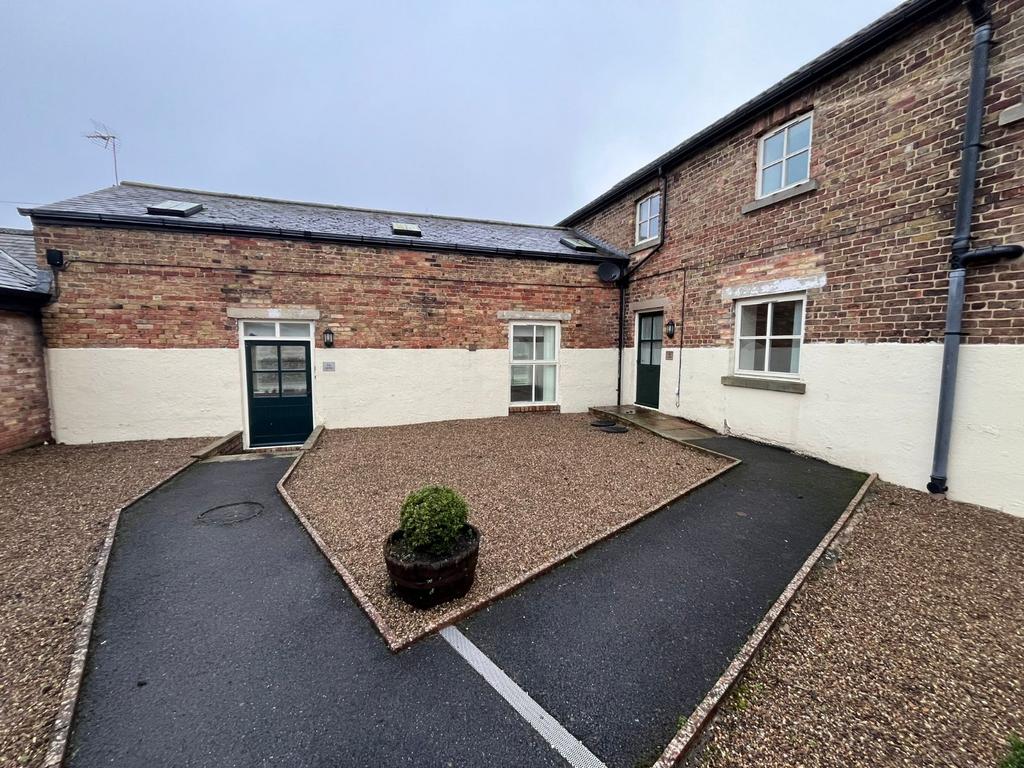 Drewton, South Cave, East Riding of Yorkshi, HU15 3 bed semidetached
