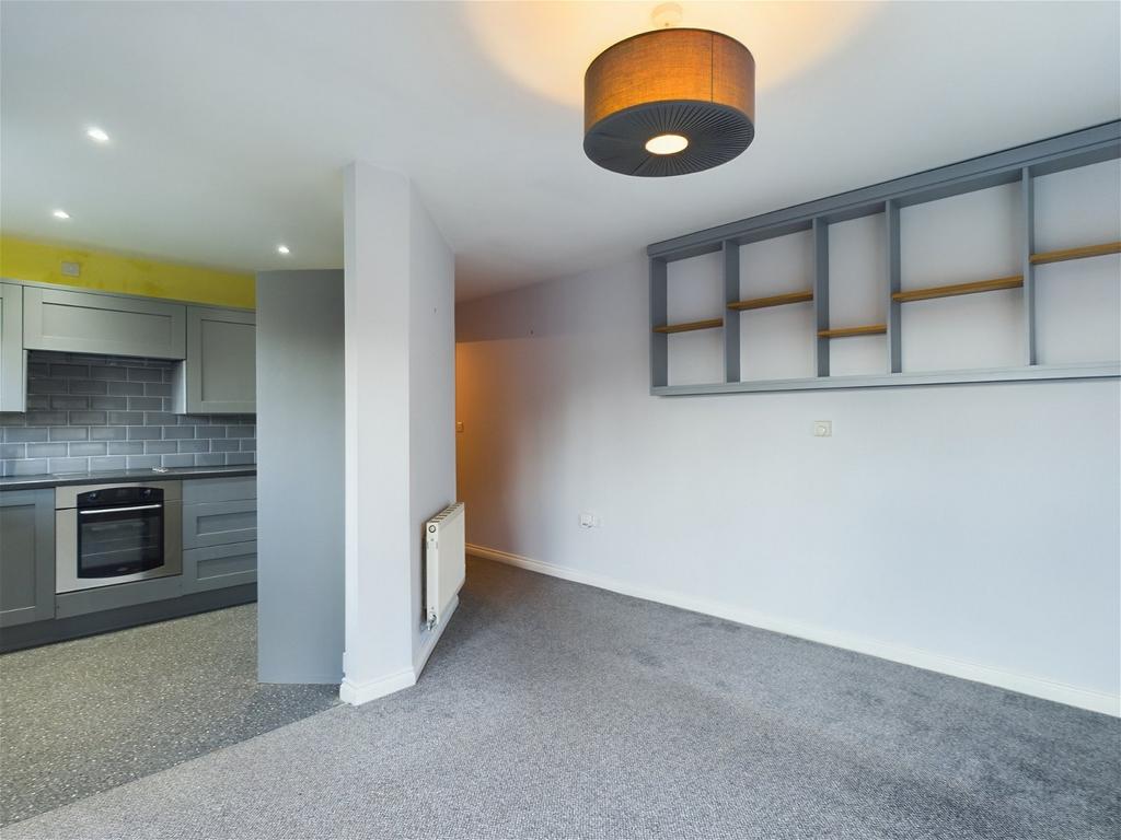 Valley Mews, Greenfield, Saddleworth 2 bed apartment for sale £160,000