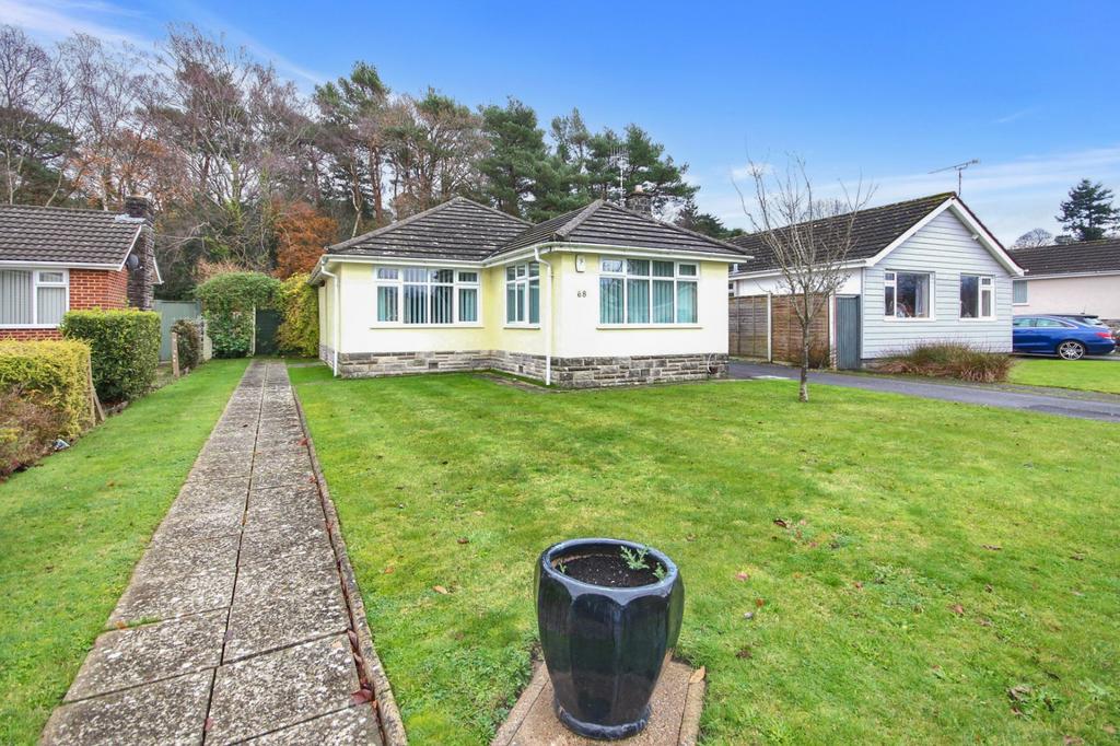 Fairview Drive, Broadstone, Dorset, BH18 2 bed bungalow for sale £439,950
