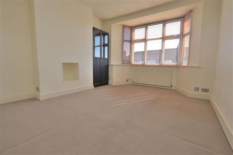 2 bedroom apartment to rent, Avondale Court, Churchfields, South Woodford, E18