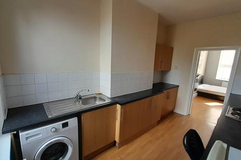 Studio to rent, Doncaster, DN4