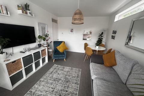 2 bedroom flat for sale, High Street, Henley-in-Arden B95