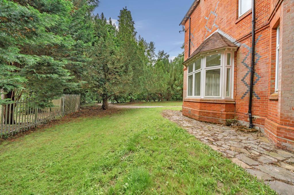 Cheapside Road, Ascot, Berkshire, SL5 7QQ 2 bed property for sale £