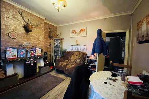 2 bedroom end of terrace house for sale - Toll End Road, Tipton, West Midlands, DY4