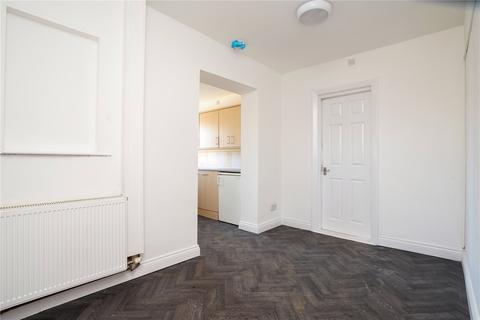 3 bedroom end of terrace house to rent - Scott Hall Place, Leeds, LS7