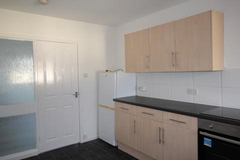 2 bedroom flat to rent, 5 Kildonan Court, Newmains, Wishaw, ML2 9DL