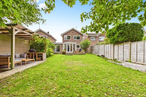 3 bedroom detached house for sale, Ryecroft Meadow, Horsham RH13