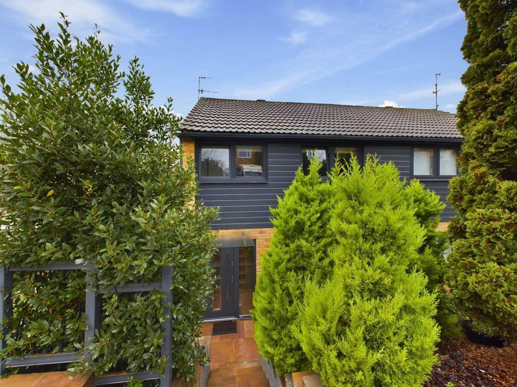 Arundel Road, High HP12 3 bed semidetached house for sale £