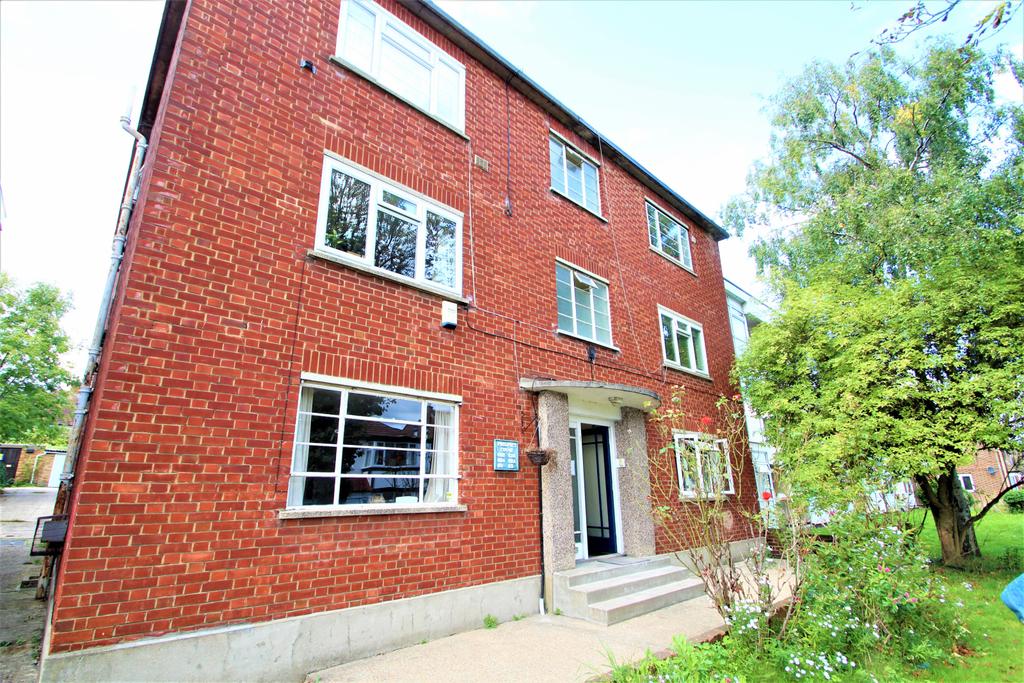 One Bedroom Apartment in Woodford