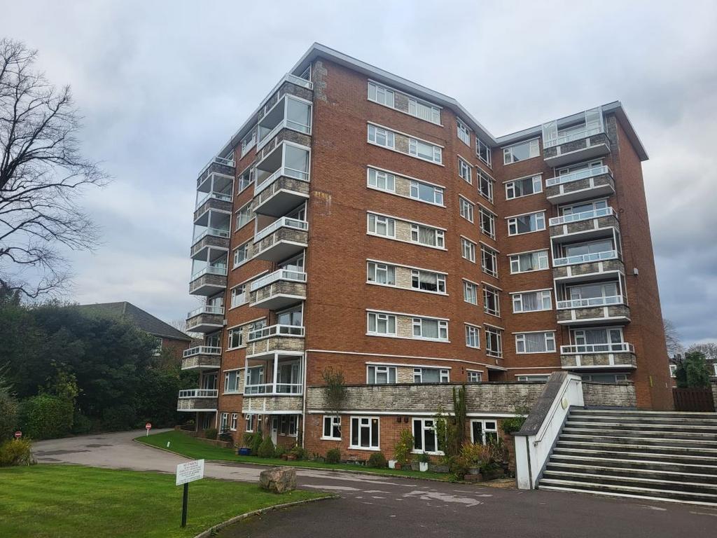 Flat 30 Mildenhall, 27 West Cliff Road, Bournemouth, Dorset, BH4 8AY 2
