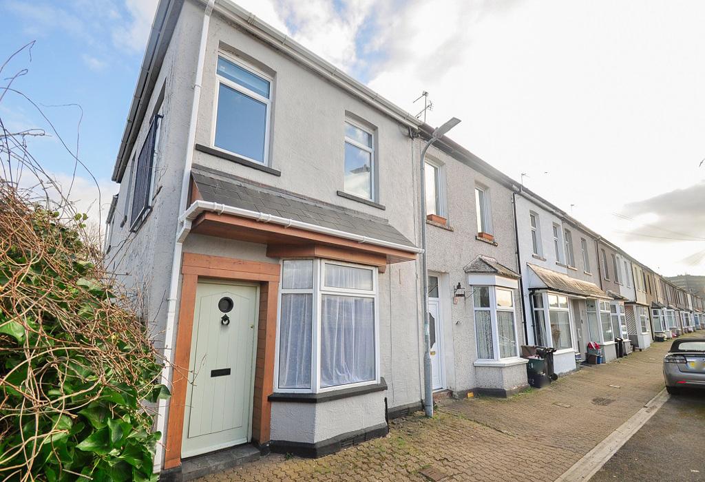Riverside, Newport, Gwent 2 bed end of terrace house for sale £190,000