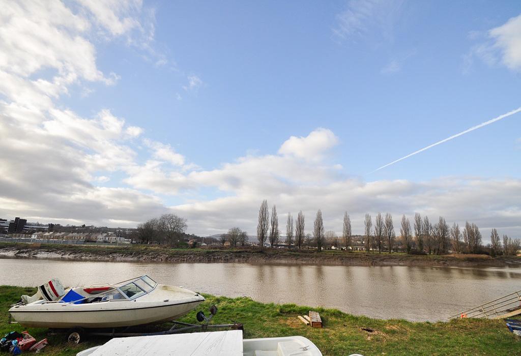 Riverside, Newport, Gwent 2 bed end of terrace house for sale £190,000